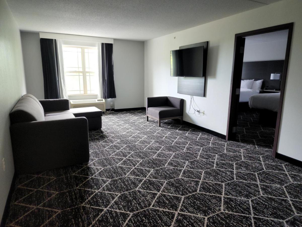La Quinta Inn & Suites By Wyndham Lake George Ngoại thất bức ảnh