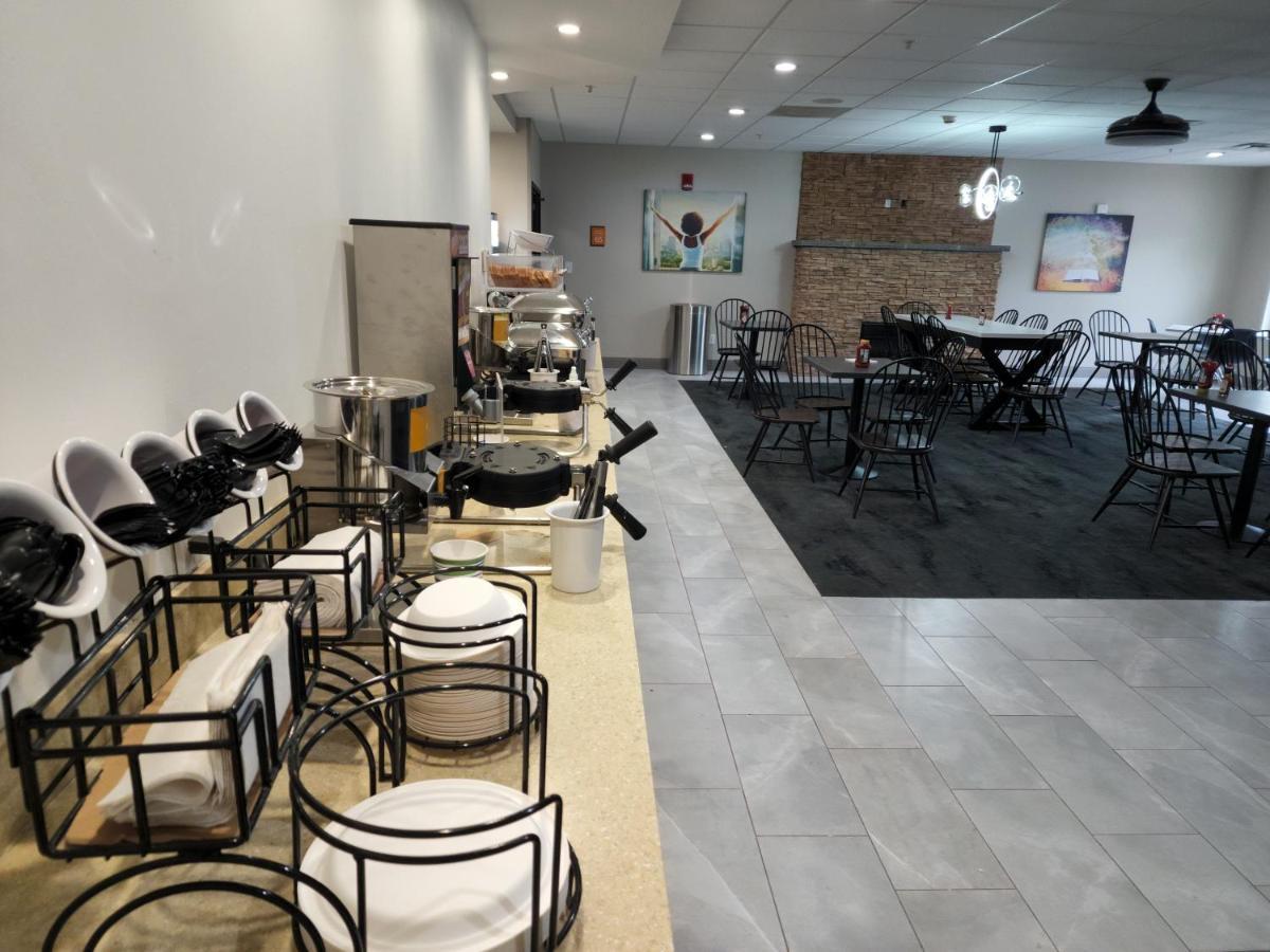 La Quinta Inn & Suites By Wyndham Lake George Ngoại thất bức ảnh
