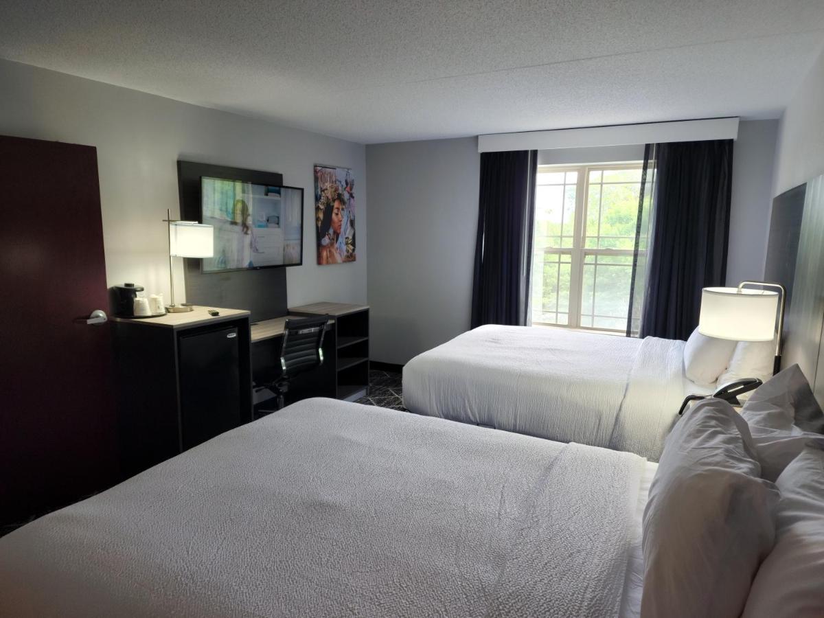 La Quinta Inn & Suites By Wyndham Lake George Ngoại thất bức ảnh