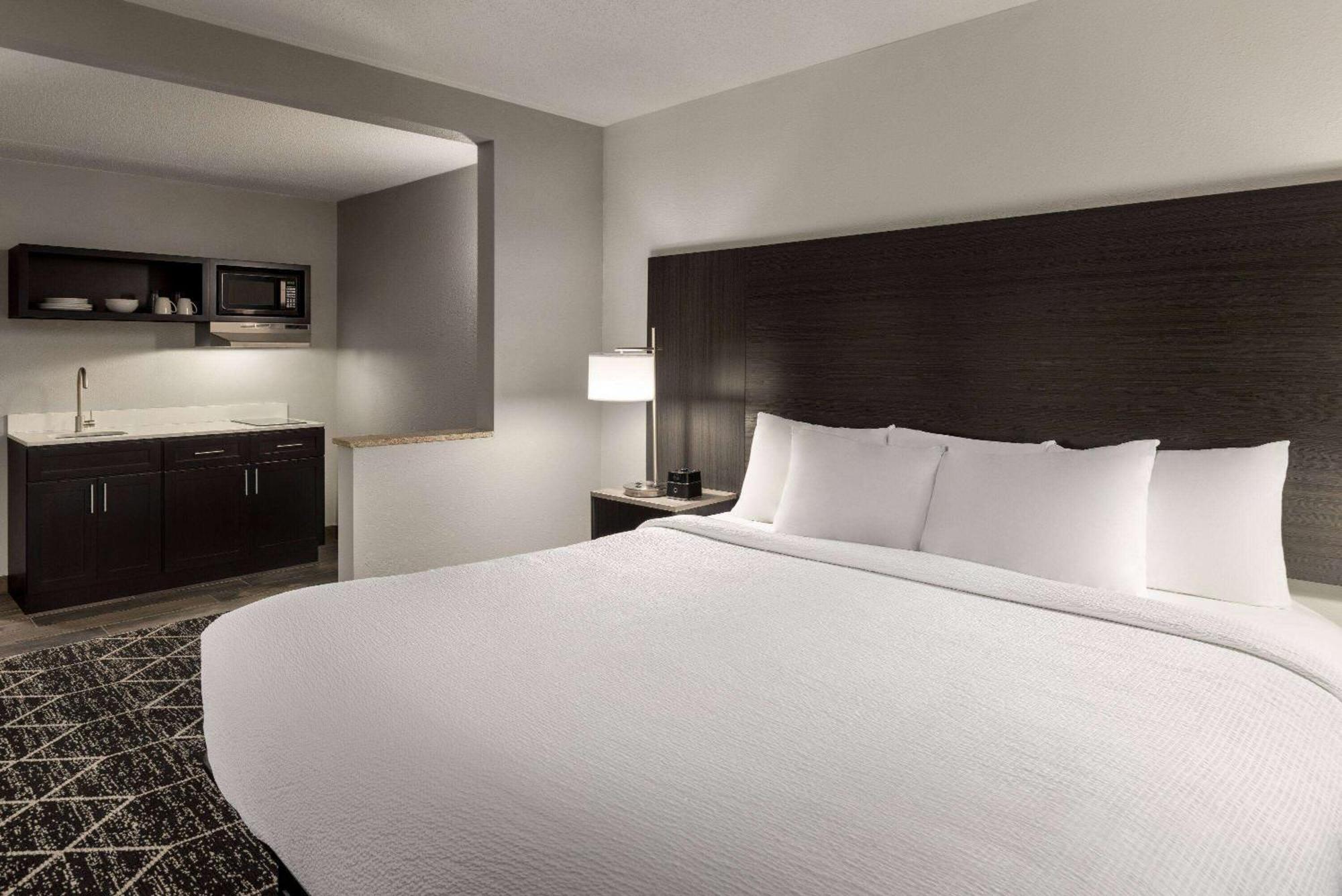La Quinta Inn & Suites By Wyndham Lake George Ngoại thất bức ảnh